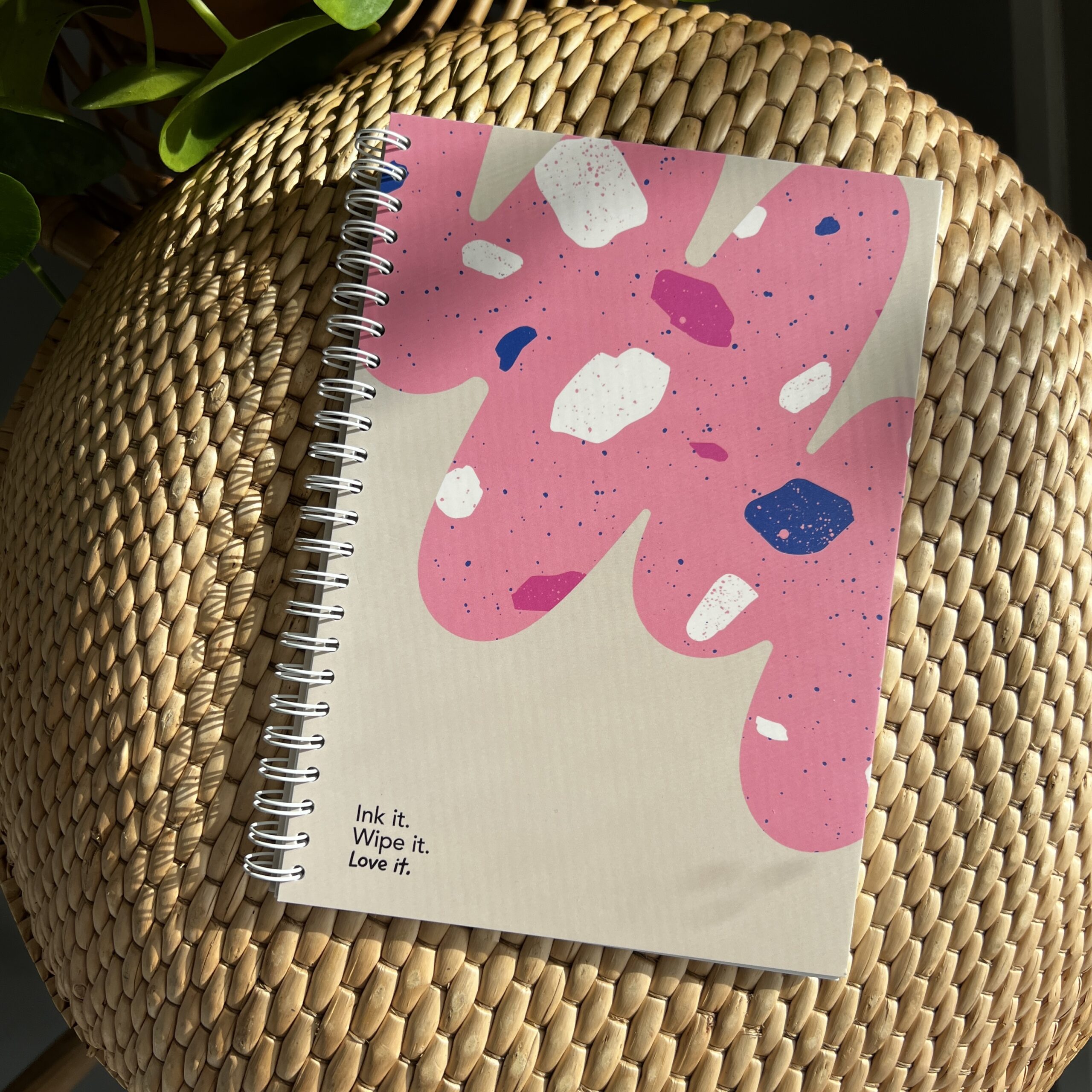 Uitwisbaar notitieboekje A5 Flamingo Desert 1 Uitwisbaar notitieboekje A5 Flamingo Desert van MOYU met warme zandkleur