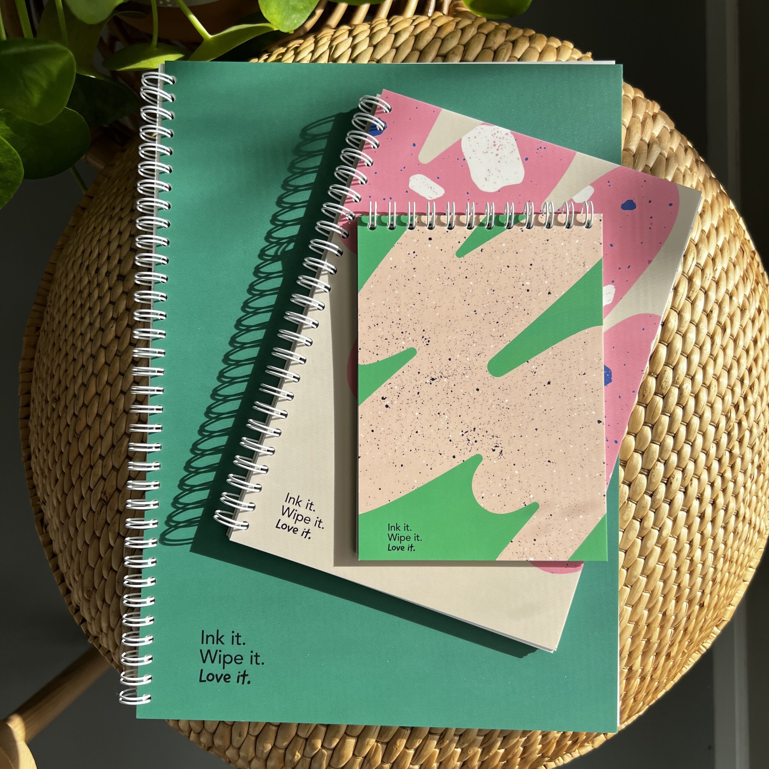 Uitwisbaar notitieboekje A4 Forrest Green 4 Milieuvriendelijk notitieboekje van steenpapier met ringband